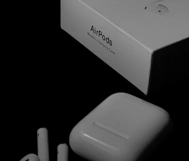 cropped-AirPods.jpg