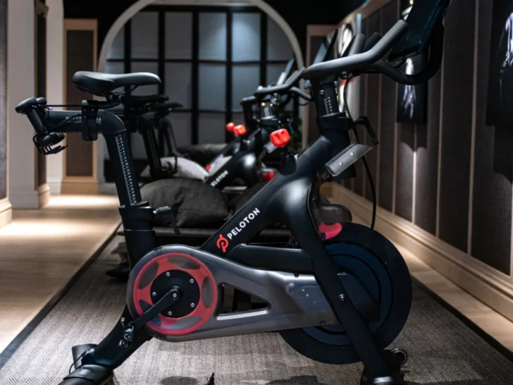 Peloton-to-Stop-Making-Bikes-Gadget-Lab-Gear-GettyImages-1189629079