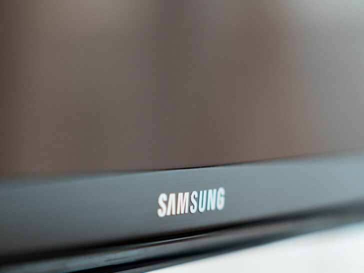 Samsung TV Red Light Flashing? Here’s Why and How to Fix It