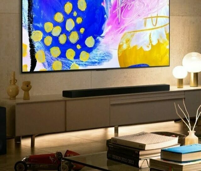 LG-G2-55-Inch-evo-Gallery-Edition-TV-living-room-1200x900