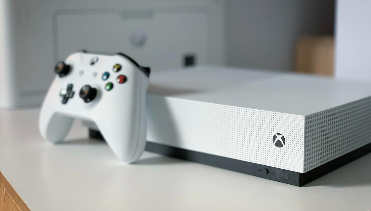 White Xbox with white controller