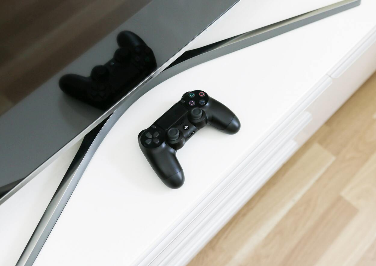 Ps4 controller with a Samsung TV