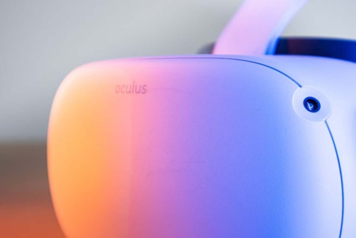 Oculus VR with blue and yellow lighting.
