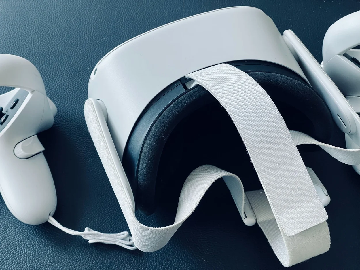 Oculus Quest 2 headset