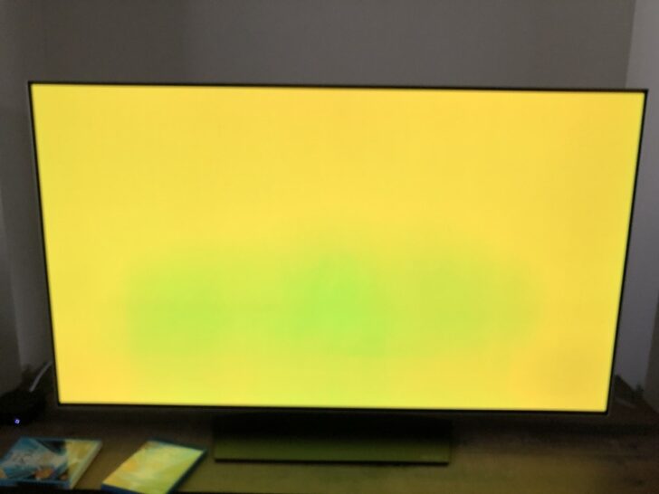 LG OLED TV Yellow Looks Green (Causes and Solutions)