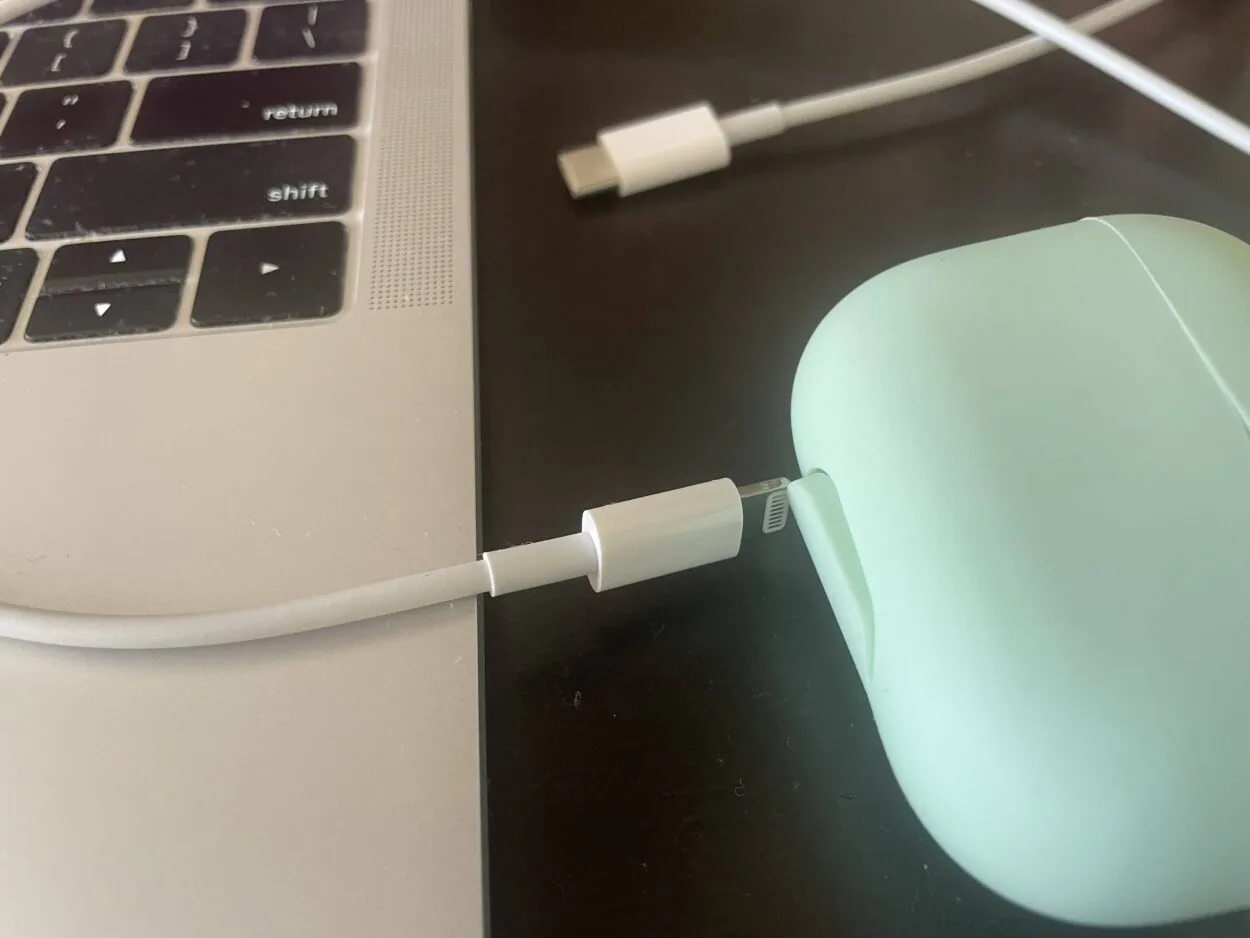 Charging AirPods Pro with lightning