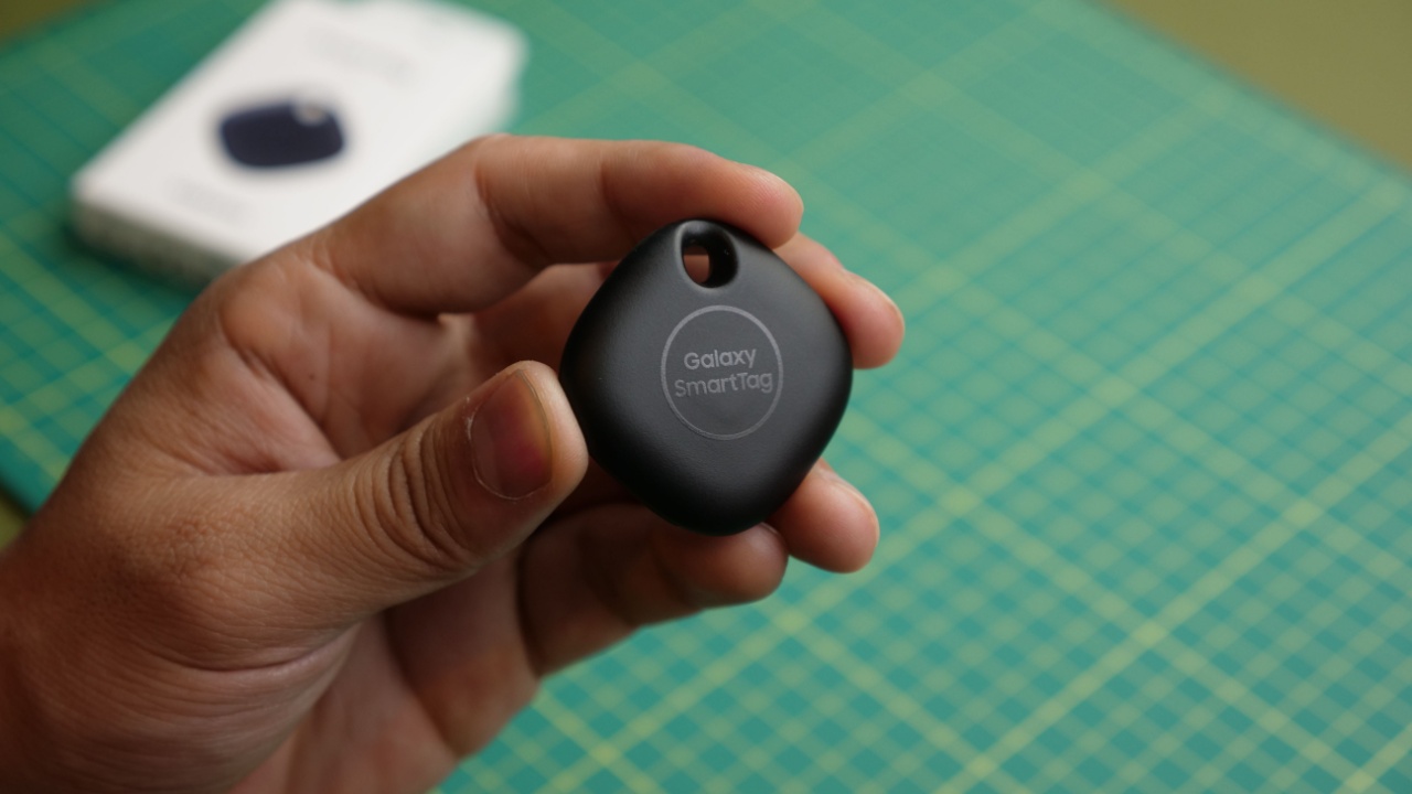 Samsung Galaxy SmartTag+ Finds Lost Items with AR